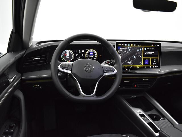 Volkswagen PASSAT Variant Business 1.5 eHybrid 204 pk 6 versn. DSG · Design pakket · Trekhaak pakket · MEGA SALE