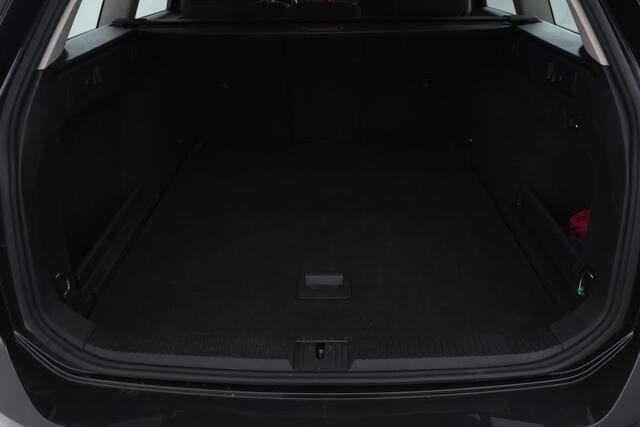 Volkswagen PASSAT Variant 1.6 TDI Comfort Business automaat, Navigatie, Trekhaak,