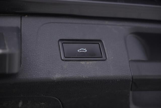Volkswagen PASSAT Variant 1.6 TDI Comfort Business automaat, Navigatie, Trekhaak,