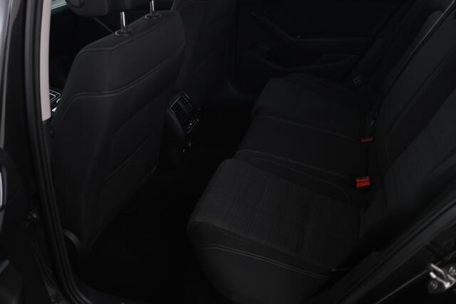 Volkswagen PASSAT Variant 1.6 TDI Comfort Business automaat, Navigatie, Trekhaak,