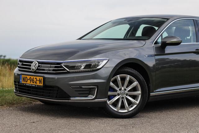 Volkswagen PASSAT 1.4 TSI GTE ? LED ? Carplay ? Trekhaak