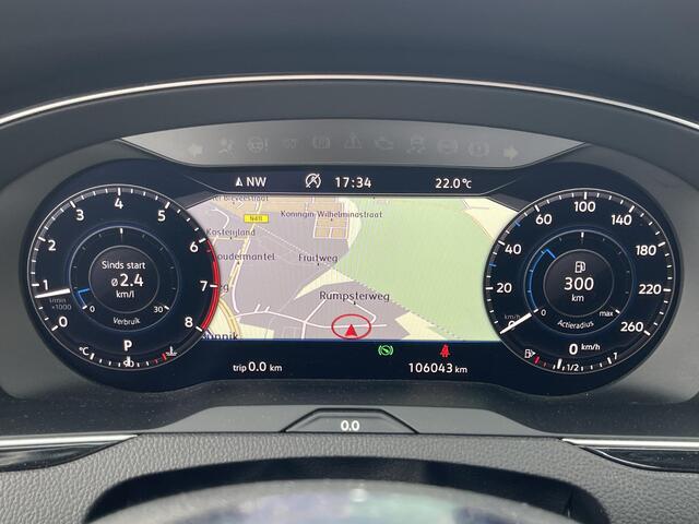 Volkswagen PASSAT Variant 1.4 TSI ACT Highline Business R 18"/Panoramadak/Leder/LED +/PDC v+a/Apple Carplay & Android Auto/Adaptieve cruise/Stoelverwarming