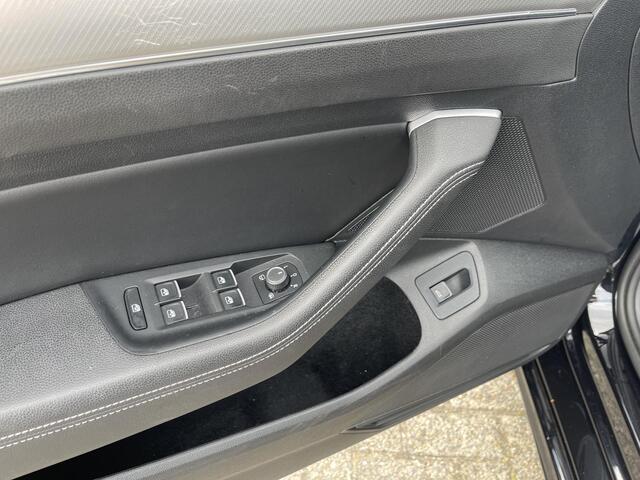 Volkswagen PASSAT Variant 1.4 TSI ACT Highline Business R 18"/Panoramadak/Leder/LED +/PDC v+a/Apple Carplay & Android Auto/Adaptieve cruise/Stoelverwarming