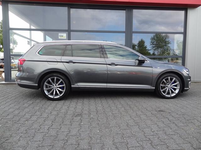 Volkswagen PASSAT Variant 1.4 TSI GTE | PANO | VOL LEDER | TREKHAAK | LMV |