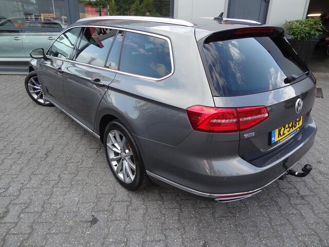 Volkswagen PASSAT Variant 1.4 TSI GTE | PANO | VOL LEDER | TREKHAAK | LMV |