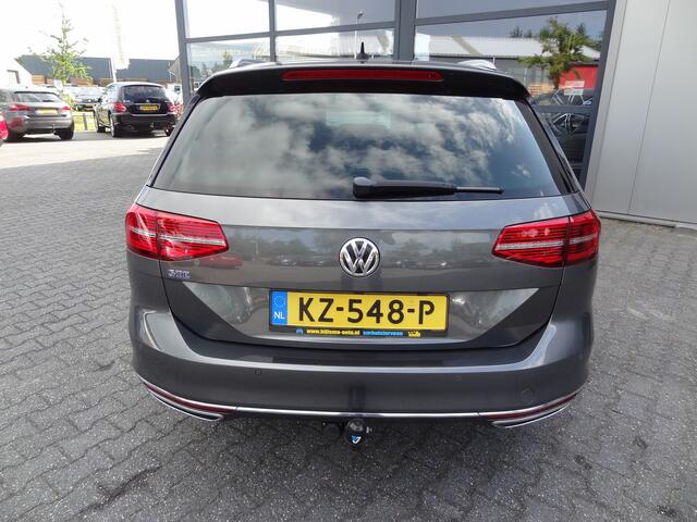 Volkswagen PASSAT Variant 1.4 TSI GTE | PANO | VOL LEDER | TREKHAAK | LMV |