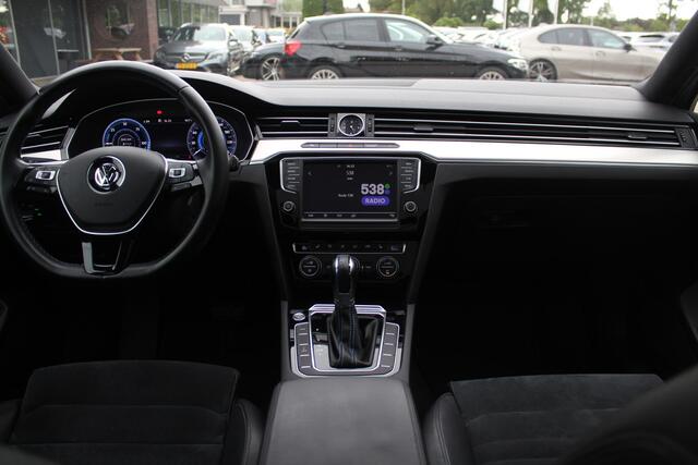 Volkswagen PASSAT Variant 1.4 TSI GTE Highline / Full option! / Trekhaak / Panoramadak / 360Camera / Virtual Cockpit / Camera / Leder / Navigatie / Cruise Control