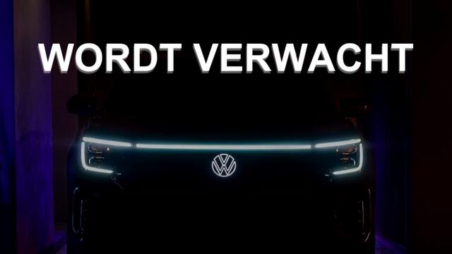 Volkswagen PASSAT Variant 1.5 TSI Elegance Business R 110KW150PK DSG, NL auto dealeronderhouden, trekhaak afneembaar, R-Line, panoramadak, Discover pro navigatie, camera, leder alcantara, stoelverwarming, privacy glas,