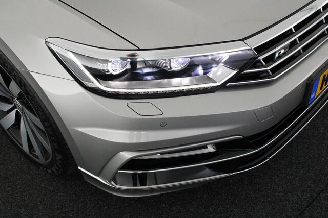 Volkswagen PASSAT Variant 1.4 TSI 150pk H6 ACT R-Line Highline Trekhaak Camera Led Stoelverwarming Virtual Cockpit Navigatie