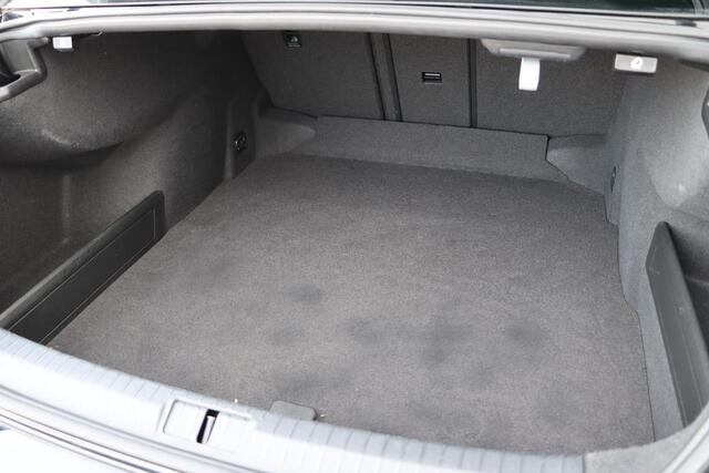 Volkswagen PASSAT 1.5 TSI Elegance Business R 150pk DSG7