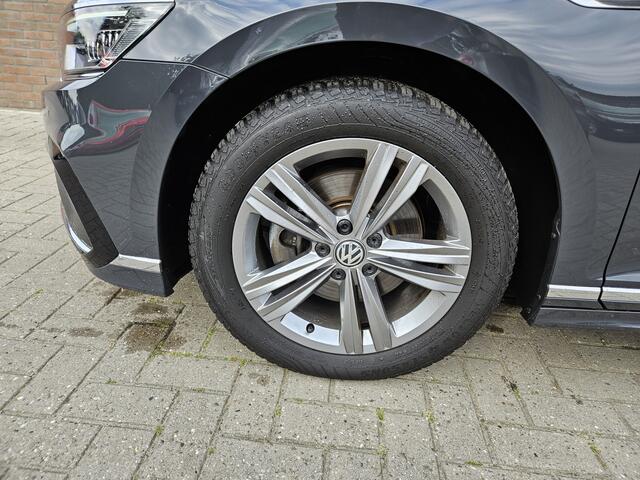 Volkswagen PASSAT Variant 1.5 TSI Elegance Business R