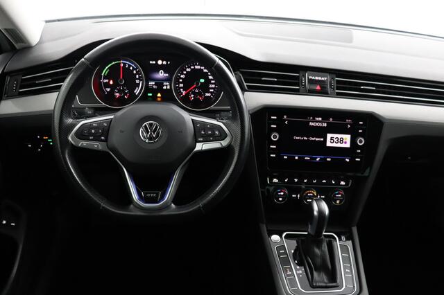 Volkswagen PASSAT Variant 1.4 TSI GTE Business DSG - 100% onderhouden | NAVI | DAB+ | Trekhaak - RIJKLAAR