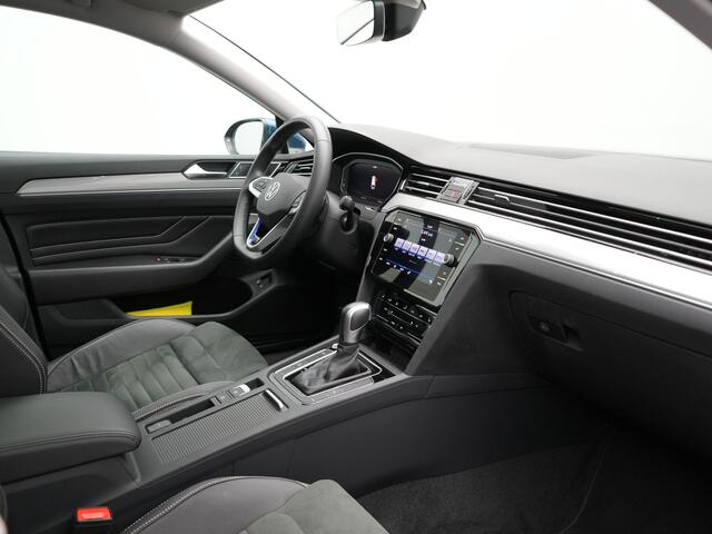 Volkswagen PASSAT Variant 1.4 TSI GTE Business Plug In Hybrid 218pk Dealer O.H PHEV | Panodak | Adaptive Cruise | Alcantara Sportstoelen Massage & Verwarmd | Lane Assist | Apple Carplay | Virtual | Navigatie | DAB |