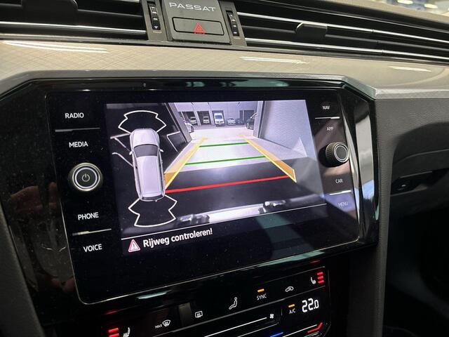 Volkswagen PASSAT Variant 1.5 Tsi 150pk DSG Business · Apple/Android Car Play · Camera · Navi · P-Sensoren · ACC · DAB · Virtual Cockpit · 16'' Inch · garantie t/m 30-11-2026 of 100.000km