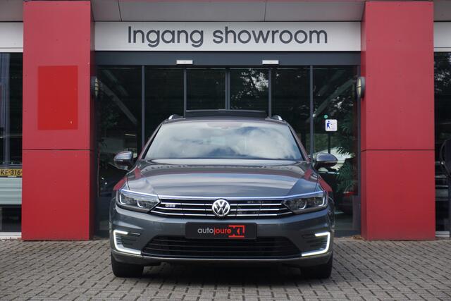 Volkswagen PASSAT Variant 1.4 TSI GTE Highline | Origineel NL | Panoramadak | Virtual Cockpit | ACC | Camera | Trekhaak |