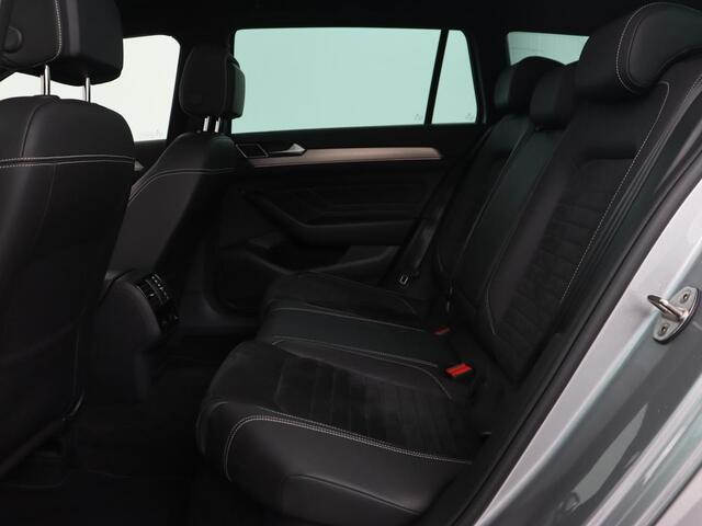 Volkswagen PASSAT Variant 1.5 TSI Elegance Business R | Pano.Dak | Virtual Cockpit | Apple Carplay | LED |
