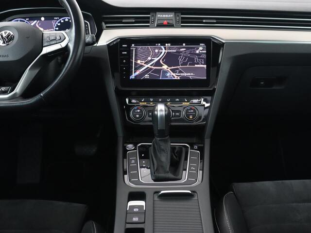 Volkswagen PASSAT Variant 1.5 TSI Elegance Business R | Pano.Dak | Virtual Cockpit | Apple Carplay | LED |