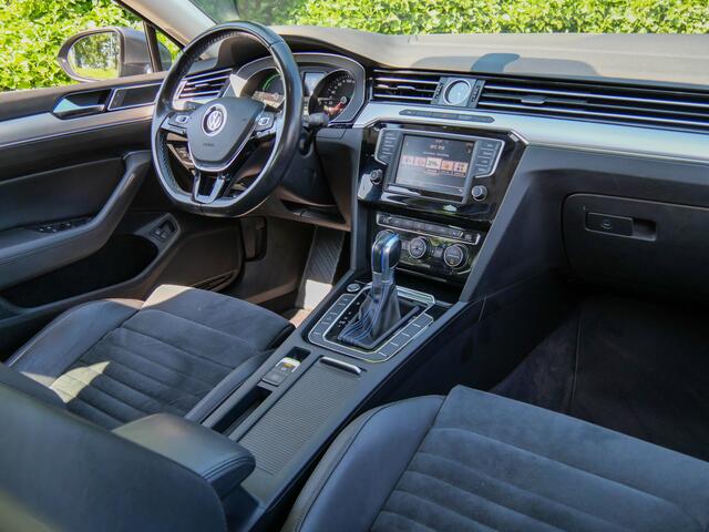 Volkswagen PASSAT 1.4 TSI GTE Highline | NAVIGATIE | CRUISE CONTROL |