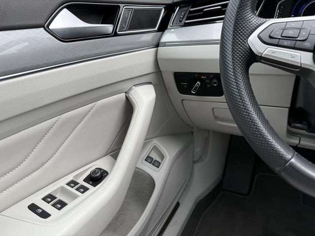 Volkswagen PASSAT Variant GTE Aut., Pano | Trekhaak | HUD | Massage
