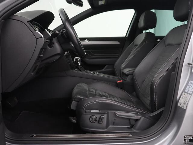 Volkswagen PASSAT 1.4 TSI PHEV GTE | Panoramadak | Stoelverwarming | Camera | Virtual Cockpit | Leder/Alcantara | Carplay | Matrix LED | Massage | Navigatie | Dodehoek detectie