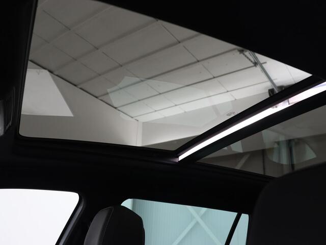 Volkswagen PASSAT 1.4 TSI PHEV GTE | Panoramadak | Stoelverwarming | Camera | Virtual Cockpit | Leder/Alcantara | Carplay | Matrix LED | Massage | Navigatie | Dodehoek detectie