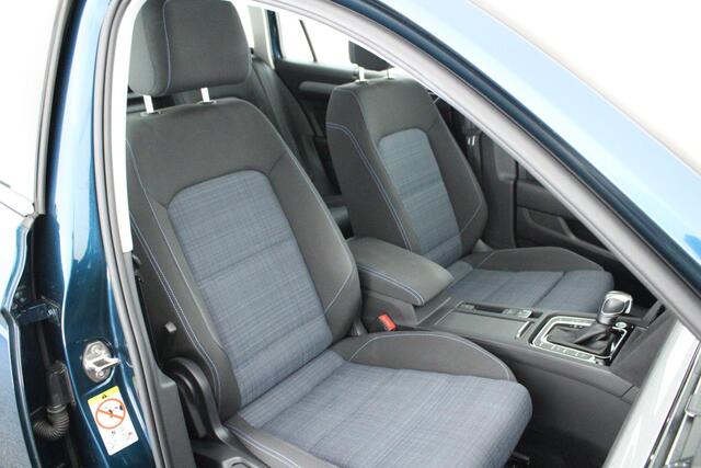 Volkswagen PASSAT Variant 1.4 TSI 218pk PHEV GTE Business Trekhaak Camera Stoelverwarming Navigatie
