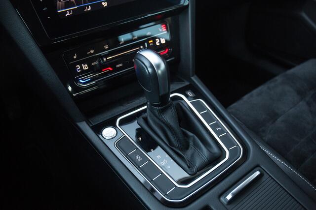 Volkswagen PASSAT Variant 1.5 TSI Elegance , Adap. cruise, Virtual cockpit, Trekhaak,