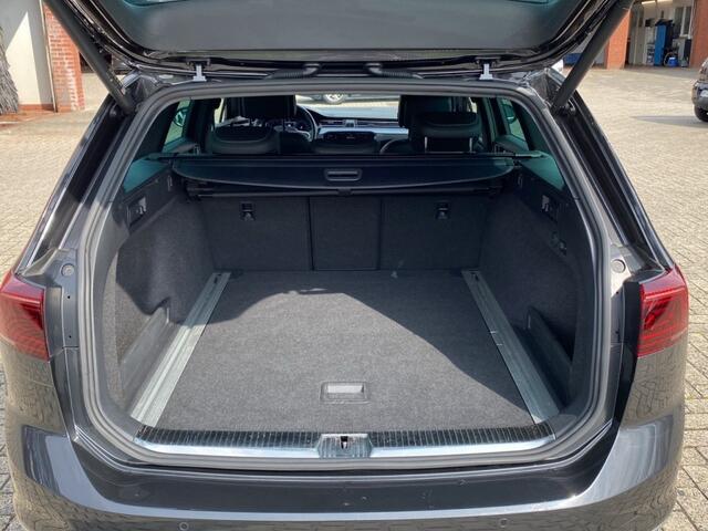 Volkswagen PASSAT 2.0 TDI DSG R-LINE TREKHAAK/CAMERA/NAVI/CARPLAY/ACC/STOELVERW