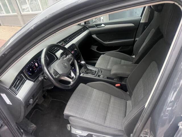 Volkswagen PASSAT Variant 1.5 TSI Business Bj 2021 Camera,18Inch,Trekhaak,Electr klep,Cruise Dealer onderhouden 150pk