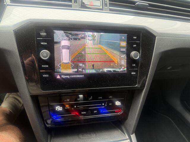 Volkswagen PASSAT Variant 1.5 TSI Business Bj 2021 Camera,18Inch,Trekhaak,Electr klep,Cruise Dealer onderhouden 150pk