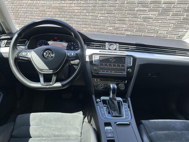 Volkswagen PASSAT Variant 1.4 TSI GTE Connected Series Plus l Pano l Virtual Cockpit l Trekhaak l Camera