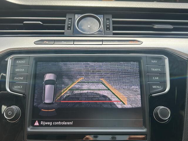 Volkswagen PASSAT Variant 1.4 TSI GTE Connected Series Plus l Pano l Virtual Cockpit l Trekhaak l Camera