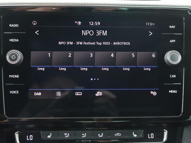 Volkswagen PASSAT 1.5 TSI R Line | Nappaleder | Stoelverwarming | Trekhaak | LED Plus | Adaptive cruise | Carplay | Virtual Cockpit | Navigatie | Climate control