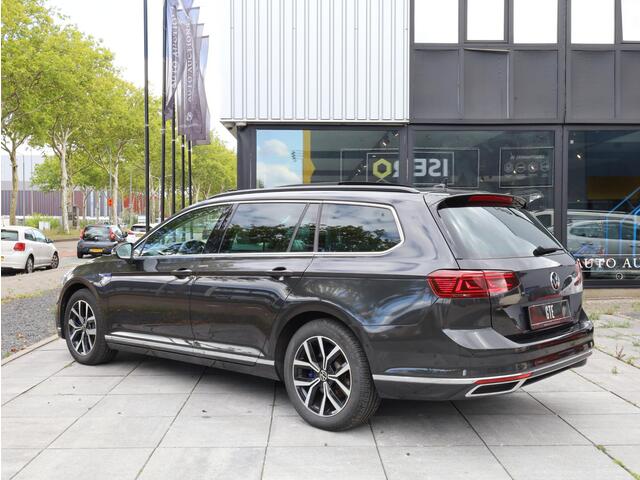 Volkswagen PASSAT Variant GTE 1.4 TSI PHEV 218PK | Panodak | 360° | Virtual | IQ Light Matrix LED | Elektrische kofferklep | Trekhaak |