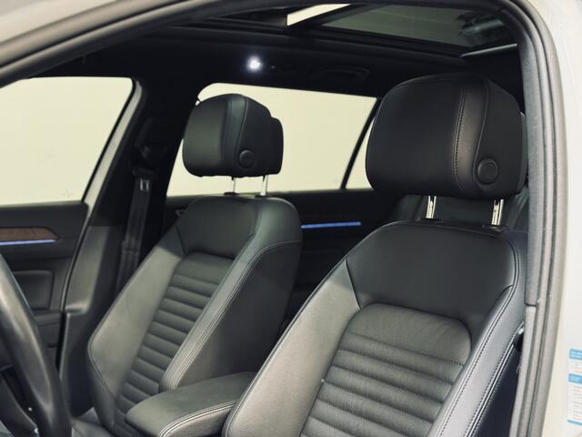 Volkswagen PASSAT Variant 1.4 TSI GTE | Panorama | Trekhaak | Massage