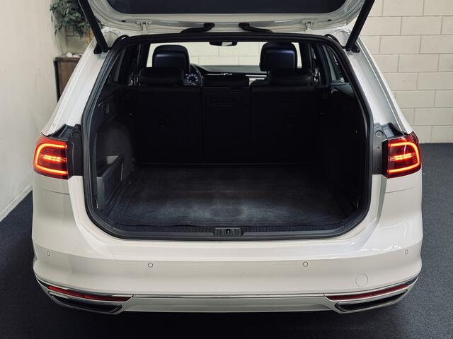 Volkswagen PASSAT Variant 1.4 TSI GTE | Panorama | Trekhaak | Massage