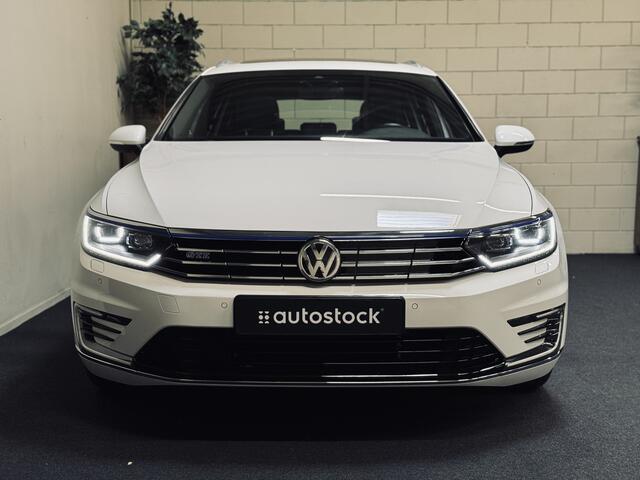 Volkswagen PASSAT Variant 1.4 TSI GTE | Panorama | Trekhaak | Massage
