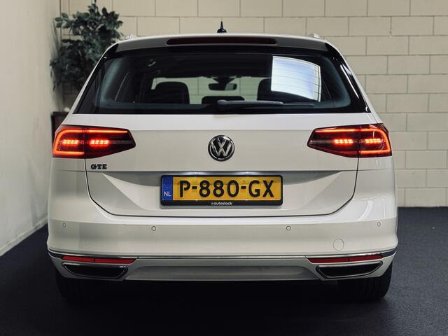 Volkswagen PASSAT Variant 1.4 TSI GTE | Panorama | Trekhaak | Massage