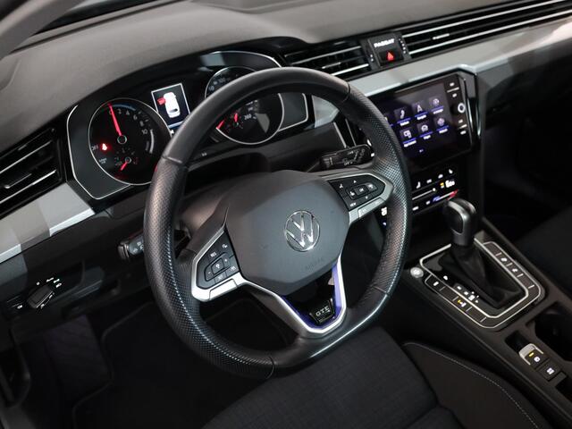Volkswagen PASSAT 1.4 TSI PHEV GTE Business 218 pk Automaat (DSG) | Navigatie | Panoramadak | Parkeersensoren (Park assist) | Matrix LED koplampen | Stoelverwarming |