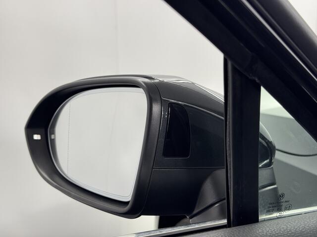 Volkswagen PASSAT 1.4 TSI PHEV GTE / Pano / ACC / Camera / Stoelverw