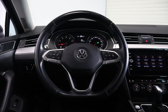 Volkswagen PASSAT 1.5 TSI Comfort Business Automaat | Navigatie | Camera | LED