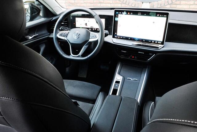 Volkswagen PASSAT Variant 1.5 eHybrid Elegance Business Headup display, 360° Camera