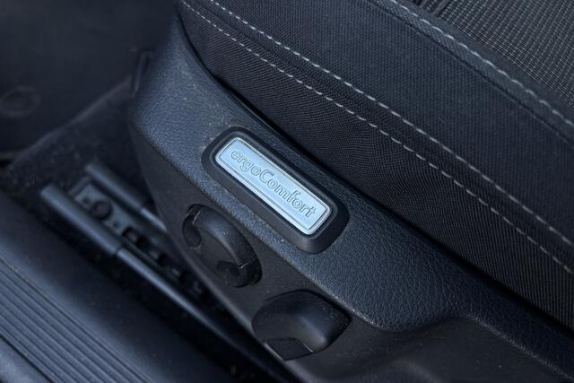 Volkswagen PASSAT Variant 1.4 TSI Highline Business R | GEEN INRUIL! | Trekhaak | Adaptieve Cruise | Elek. Verstelbare stoelen