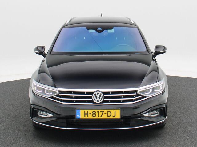 Volkswagen PASSAT Variant 1.5 TSi 150 Pk Automaat R-Line | Adaptive Cruise | CarPlay | Navigatie | Bluetooth | Parkeersensoren | Stoelverwarming | 17 Inch | Trekhaak |