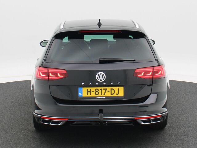 Volkswagen PASSAT Variant 1.5 TSi 150 Pk Automaat R-Line | Adaptive Cruise | CarPlay | Navigatie | Bluetooth | Parkeersensoren | Stoelverwarming | 17 Inch | Trekhaak |