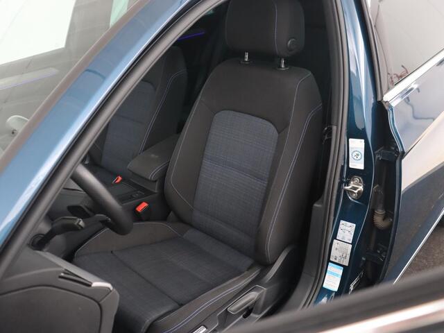 Volkswagen PASSAT 1.4 TSI PHEV GTE Business | Panoramadak | Trekhaak | Automaat | Camera | PHEV | Stoelverwarming | Sfeerverlichting | Adaptive cruise | Climate control | LED | Carplay | LMV 17 inch