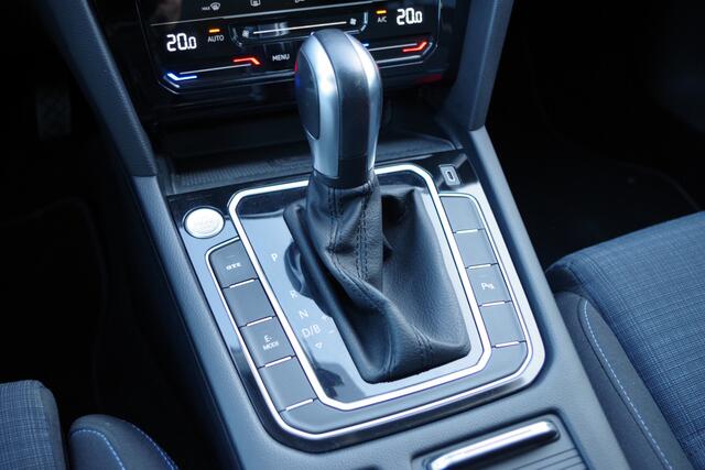 Volkswagen PASSAT Variant 1.4 TSI PHEV GTE Business 218 PK, Panoramadak, Camera, LED-Matrix