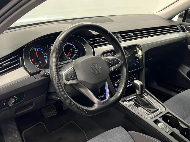 Volkswagen PASSAT Variant 1.4 TSI PHEV GTE Business | NAVIGATIE | TREKHAAK | ACC | CAMERA |