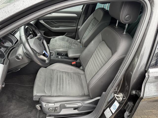 Volkswagen PASSAT Variant 1.4 TSI PHEV GTE Business Navigatie Apple Carplay/Android Auto Camera Parkeersensoren Stoelverwarming Climate Control