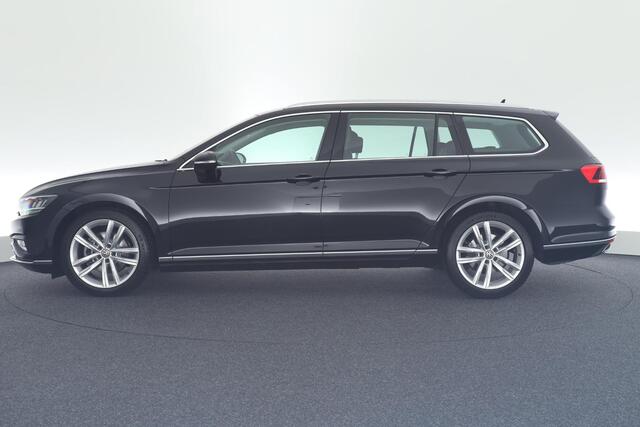 Volkswagen PASSAT Variant 1.5 TSI 150pk DSG Business Camera Stoelverwarming Navigatie